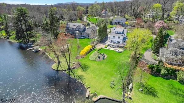 17 Briarcliff Rd, Mountain Lakes Boro, NJ 07046