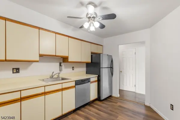 483 Forest St #10, Kearny Town, NJ 07032