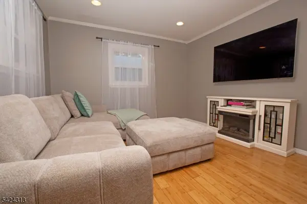 12 Central Ave, Pompton Lakes Boro, NJ 07442