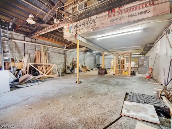 41-43 Malvern St, Newark City, NJ 07105