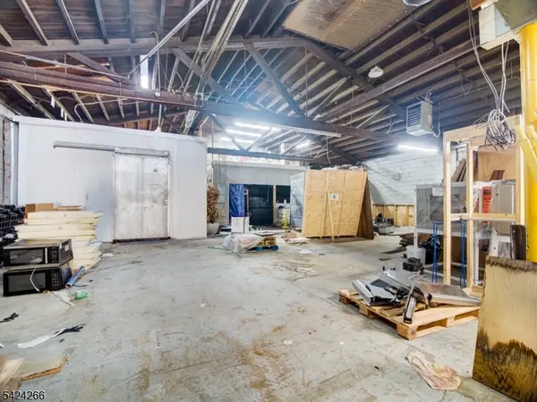 41-43 Malvern St, Newark City, NJ 07105