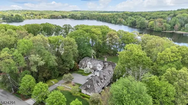 259 Indian Trail Dr, Franklin Lakes Boro, NJ 07417