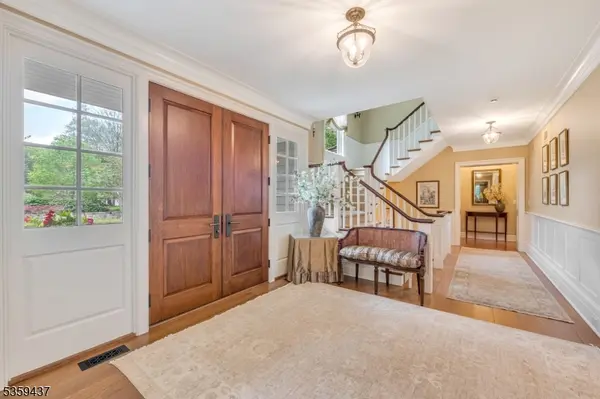 259 Indian Trail Dr, Franklin Lakes Boro, NJ 07417