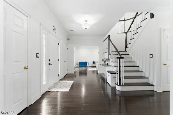 8 Danielle Dr, Wayne Twp., NJ 07470