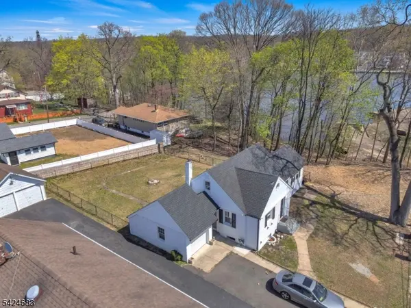 29 Stansfield Pl, North Haledon Boro, NJ 07508