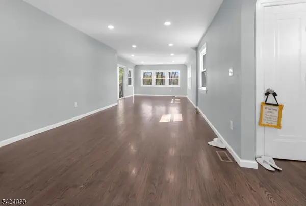 29 Stansfield Pl, North Haledon Boro, NJ 07508