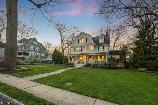 39 Oak Ridge Ave, Summit City, NJ 07901