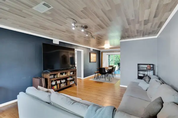 9528 Ash Creek Drive, Dallas, TX 75228