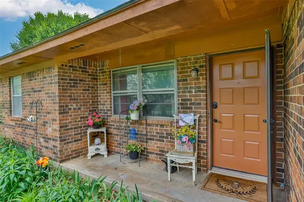 2212 Aspen Road, Gainesville, TX 76240