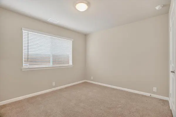 925 Creekhollow Drive, Godley, TX 76044