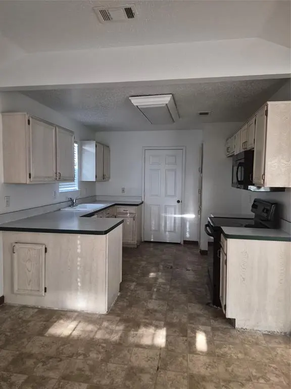 5524 Royal Meadow Lane, Arlington, TX 76017