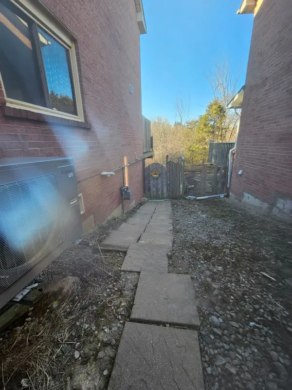 164 Timpson DR #Lower, Aurora, ON L4G 5N2