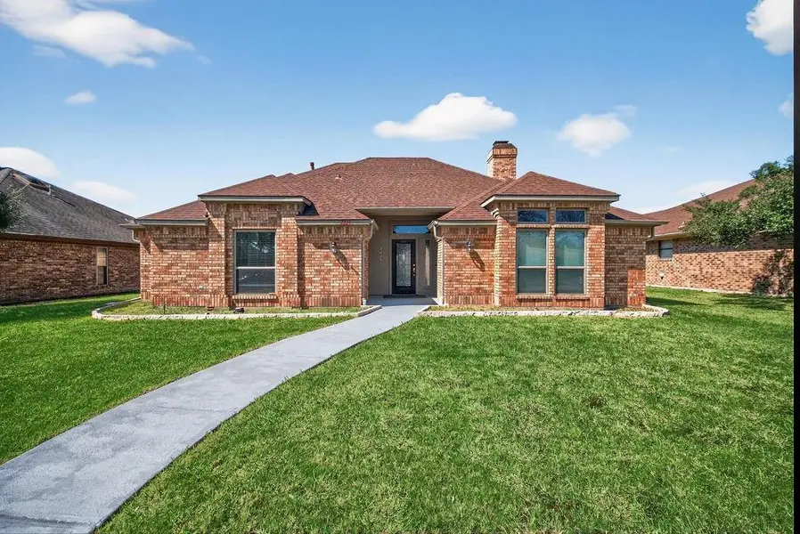 2229 Country Valley Road, Garland, TX 75041