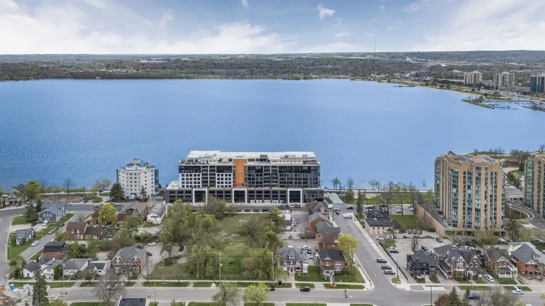 185 Dunlop ST E #PH 3, Barrie, ON L4M 0L7