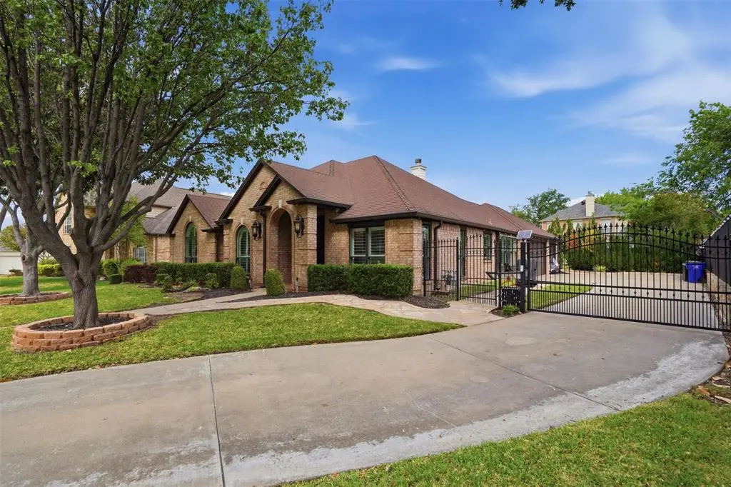 717 Saint Johns Drive, Mansfield, TX 76063