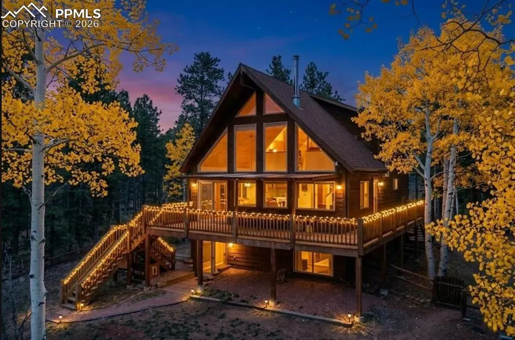 595 Bird Point RD, Florissant, CO 80816
