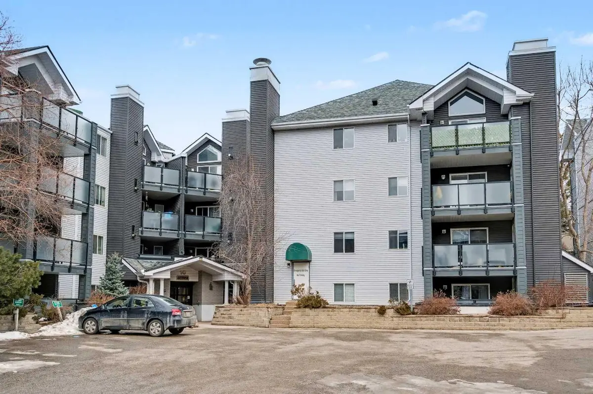 10 SIERRA MORENA Mews SW #120, Calgary, AB T3H3K5
