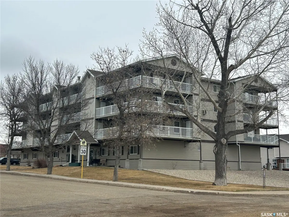 1637 1st STREET #208, Estevan, SK S4A 2X4