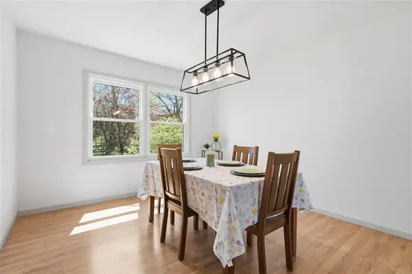 23 Penfro Dr, Iowa City, IA 52246