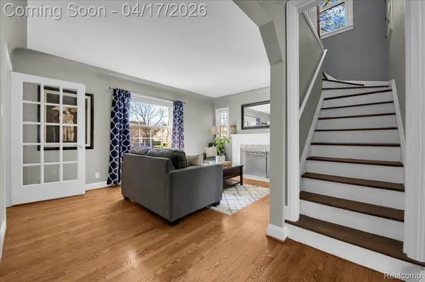 1202 Lawndale DR, Royal Oak, MI 48067