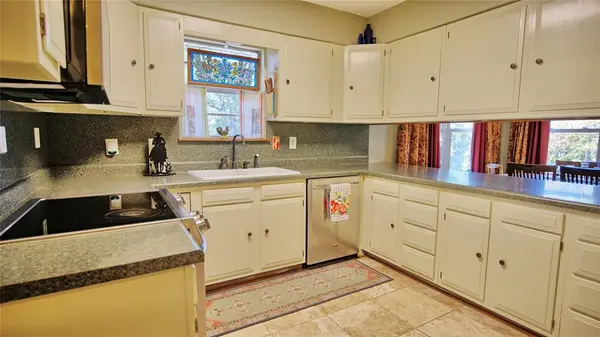 373 Nocona Drive, Nocona, TX 76255