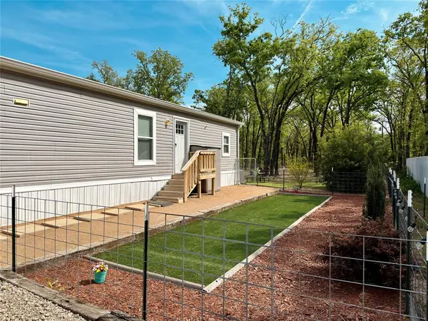 229 Forest Lane Drive #B, Mabank, TX 75156