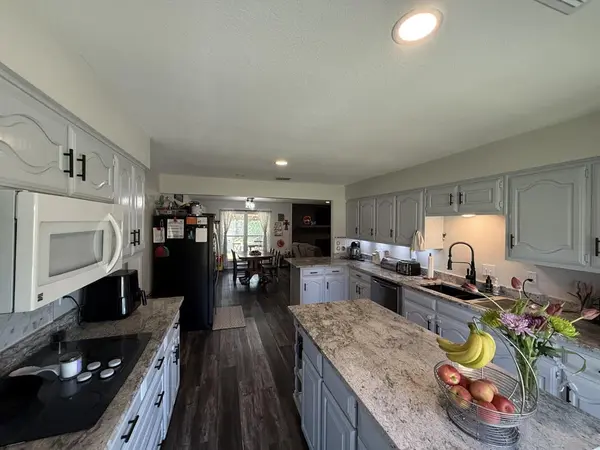 910 Panorama Loop, Waxahachie, TX 75165