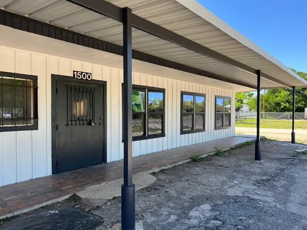 1500 S Oak Avenue, Mineral Wells, TX 76067