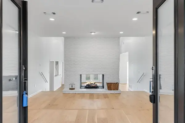 2636 Brookside Drive, Irving, TX 75063