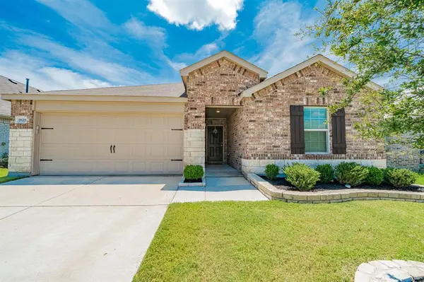 1828 Elderberry Street,  Royse City,  TX 75189