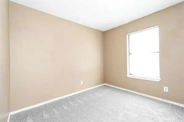 10253 Sunset View Drive, Fort Worth, TX 76108