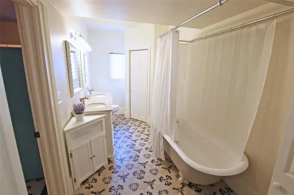 453 E Marshall Street, Van Alstyne, TX 75495