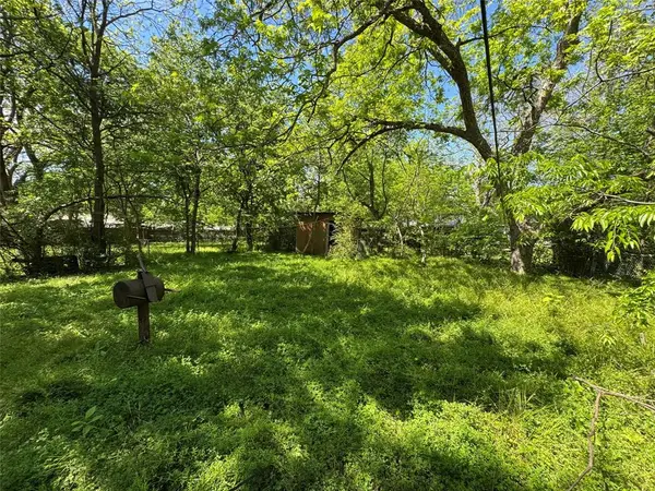 1105 Bell Drive, Greenville, TX 75401