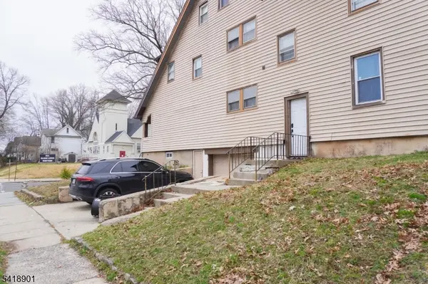 130 Elmwood Ave, East Orange City, NJ 07018