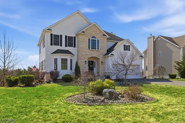 13 Jacob Way, Lopatcong Twp., NJ 08865