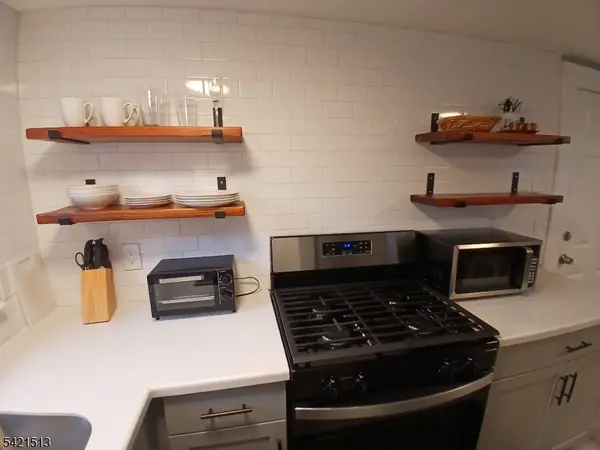 17 Thomas St #2, Bloomfield Twp., NJ 07003