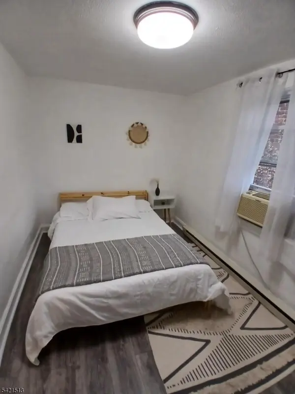 17 Thomas St #2, Bloomfield Twp., NJ 07003