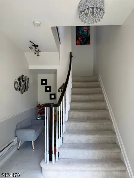 216 Edmonton Ct, Livingston Twp., NJ 07039