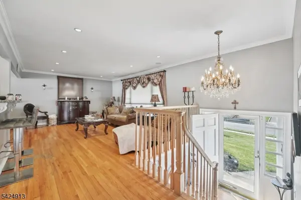 676 Rutgers Pl, Paramus Boro, NJ 07652