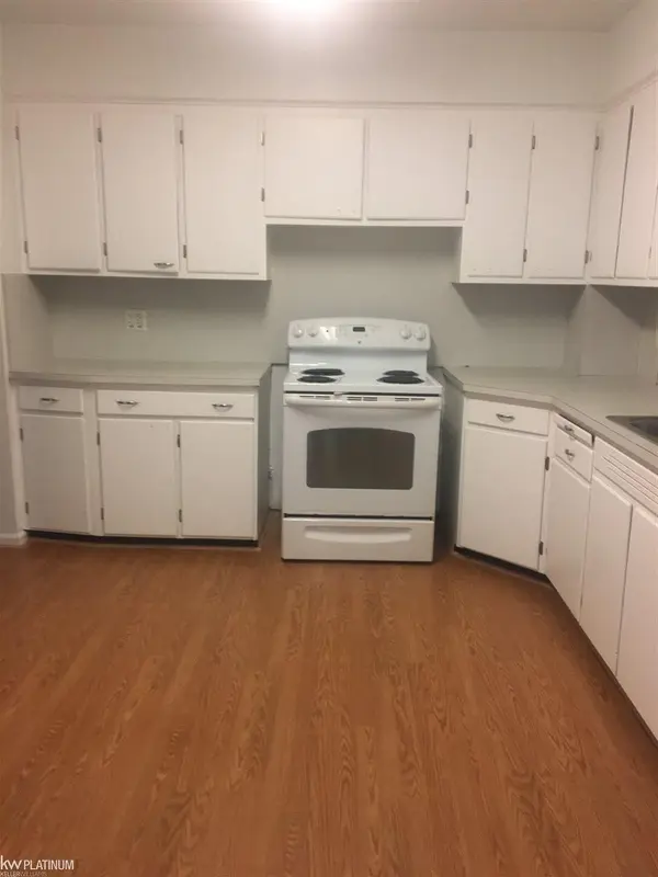 172 North #1 AVE, Mt Clemens, MI 48043