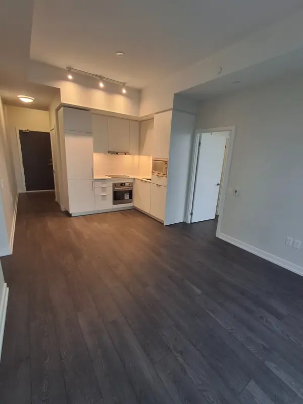 7 Golden Lion HTS, Toronto C14, ON M2M 0C1