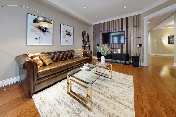 112 Westbury CT, Richmond Hill, ON L4S 2L3