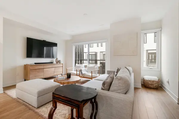 8 Bru Lor LN, Orillia, ON L3V 8P4