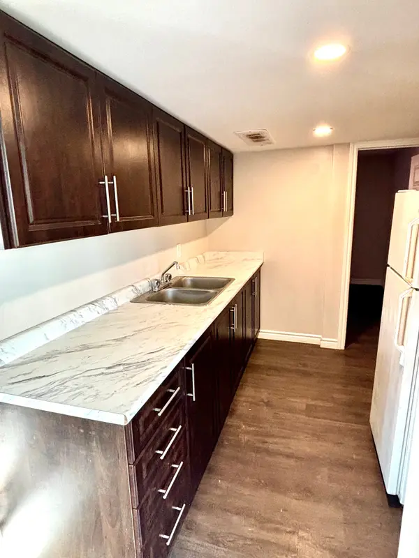 Lower - 93 Columbia RD, Barrie, ON L4N 8C5