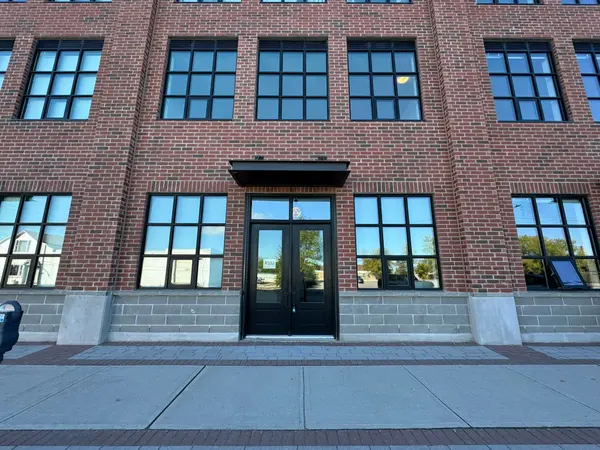 21 Matchedash ST S #102, Orillia, ON L3V 4W4