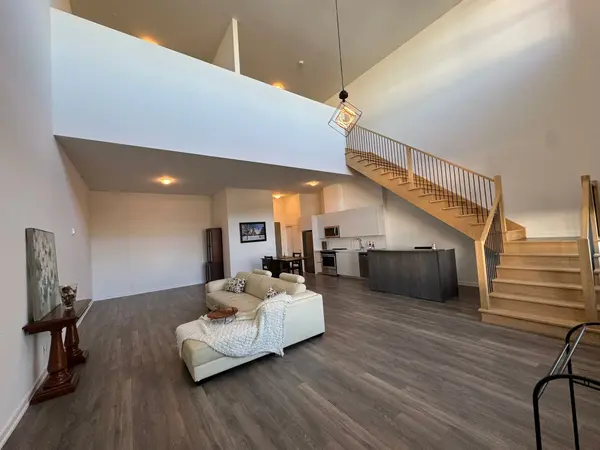 21 Matchedash ST S #102, Orillia, ON L3V 4W4