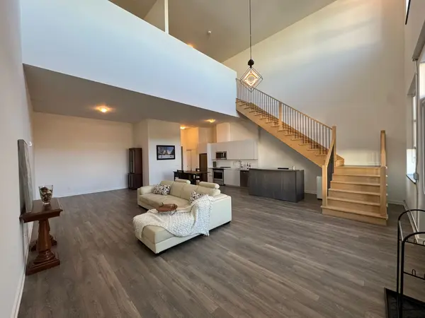 21 Matchedash ST S #102, Orillia, ON L3V 4W4