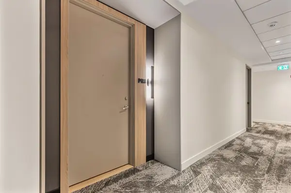 185 Dunlop ST E #PH 3, Barrie, ON L4M 0L7