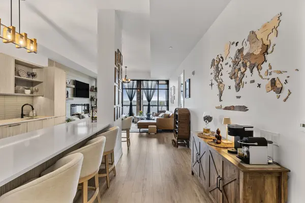 185 Dunlop ST E #PH 3, Barrie, ON L4M 0L7