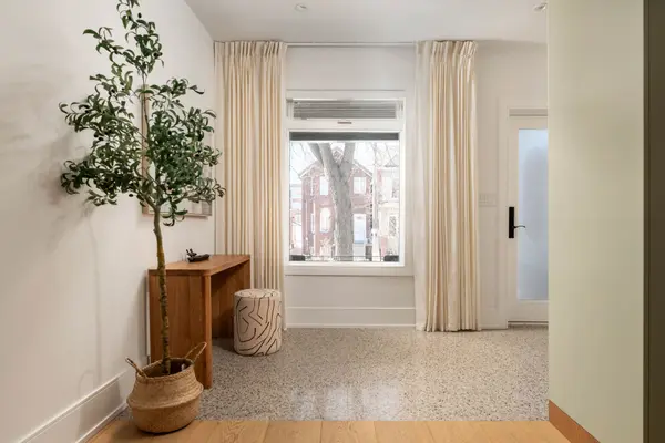 273A Salem AVE, Toronto W02, ON M6H 3C8